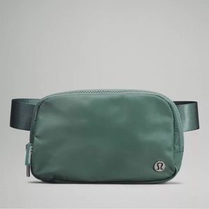 NWT Tidewater Teal Belt Bag!